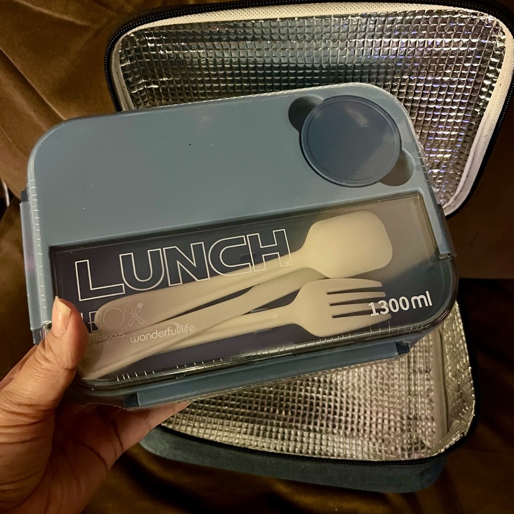 New, Sealed Multi-Compartment 40oz Bento Lunch Box w/ Insulated Handled-case